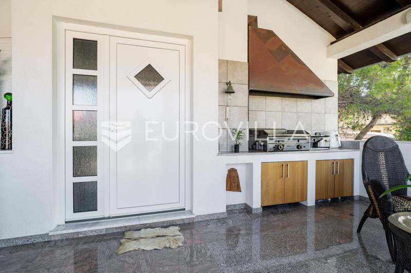 Biograd na Moru, einzigartiges Haus mit Pool und Glaspavillon - 37