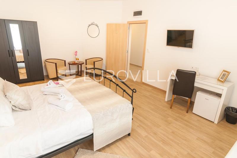 Split, Gripe, commercial space 175 m², ideal for catering or continuation of tourist rental - 2