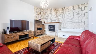 Omis, Duce - ruim tweekamerappartement, 109,80 m²