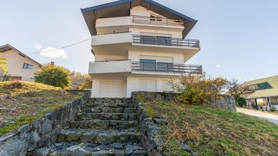 Požega, dom s 4 apartmánmi a dodatočným pozemkom