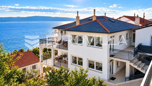 Senj, appartement à louer pour l'hiver dans une maison, deux chambres, terrasse, proche de la mer