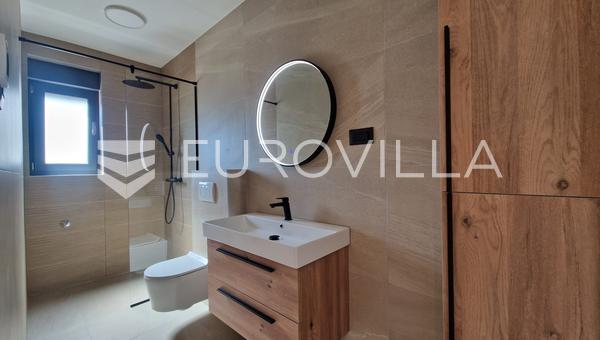 Vir, Obra Nueva - Apartamento de tres dormitorios con jardín