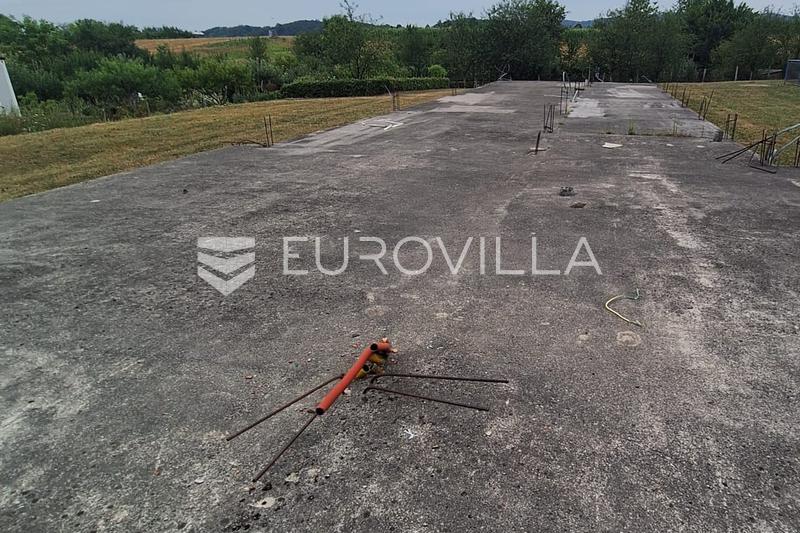 Karlovac, Svarca, stavebný pozemok 2000 m², vhodný na výstavbu veľkého obytného domu - 3