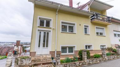 Požega, Arslanovci: Spacious house with two apartments and a garden