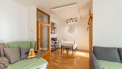 Varaždin, Jalkovečka, uređen dvoetažni stan površine 80,3 m²