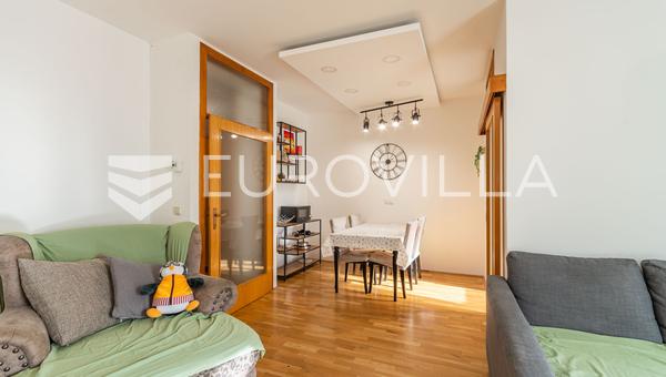 Varazdin, Jalkovecka, velholdt dupleksleilighet med et totalt areal på 80,3 m².