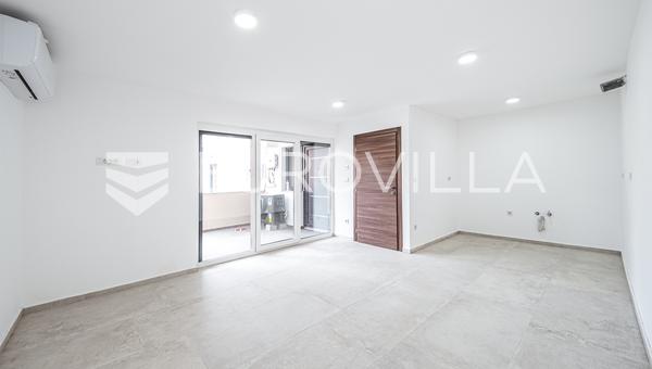 Zagreb, Srednjaci, novoadaptiran četverosoban stan, neto površine 76 m²