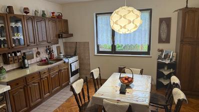 Duga Resa, Mreznicki Brig, ev 350 m², Mreznica'ya 130 m
