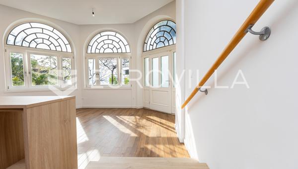 Opatija, Centrum, renoverad femrumslägenhet i en österrikisk-ungersk villa 90 m från havet