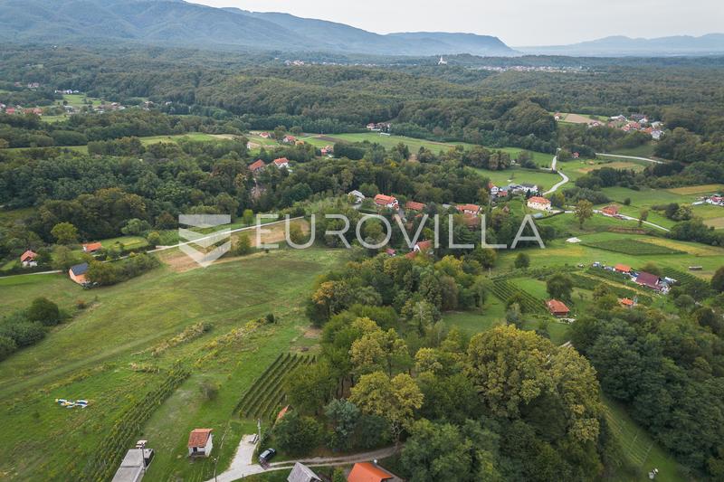 Strmec Stubicki, Natuurpark Medvednica, perceel van 8240 m² met een conceptontwerp voor 4 vakantiewoningen - 12