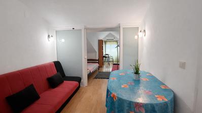 Krk, PARA ALUGAR espaçoso apartamento de quatro quartos de 120 m² em uma localização tranquila