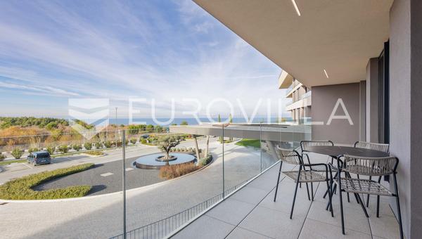 Istrie, Savudrija, Petram resort, dlouhodobý pronájem apartmánu 1+1/2+kk o velikosti 92 m² s výhledem na moře