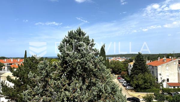 Istra, Červar Porat, dvoetažni stan s očaravajućim pogledom na more