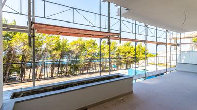 Omis, apartamento de três quartos com terraço no primeiro andar