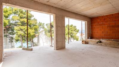 Brač, Sutivan, vila s dvije stambene jedinice, treći red do mora