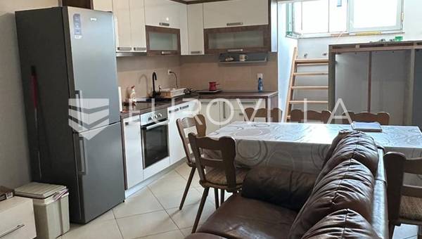 Ístria, Barbariga, apartamento de três quartos 50 m² na cave de um edifício residencial, mar ...