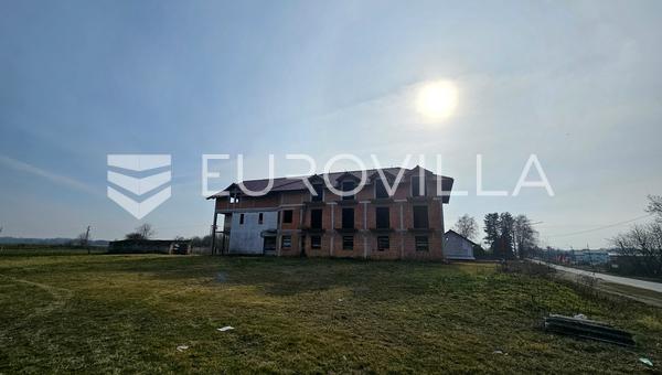 Baranja, Kopačevo - Hotel en construcción de 1467 m² en una parcela de 15.800 m²