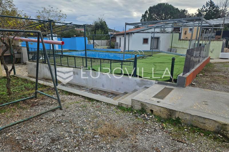 Istria, Rovinj, casa de una sola planta de 70 m² con piscina en una parcela de aproximadamente 550 m² - 9