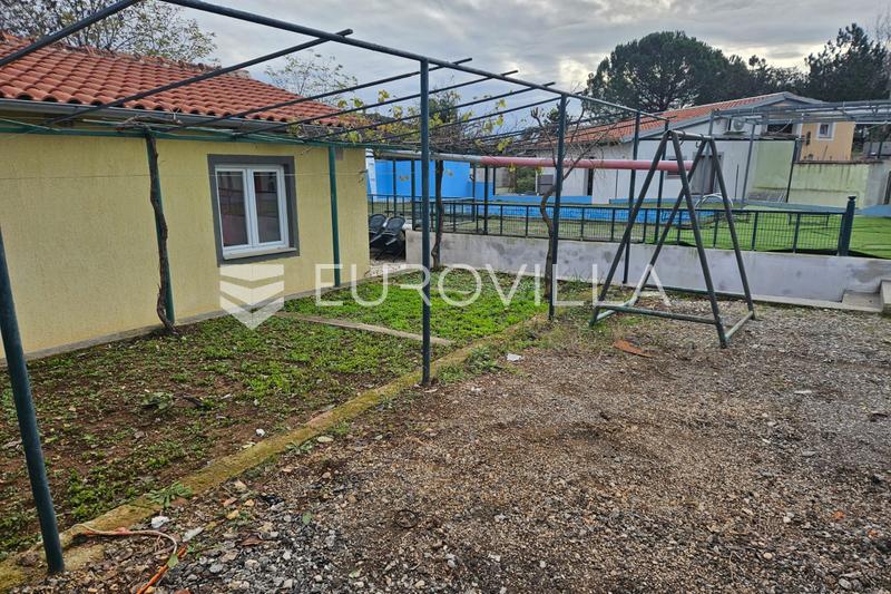 Istria, Rovinj, casa de una sola planta de 70 m² con piscina en una parcela de aproximadamente 550 m² - 4