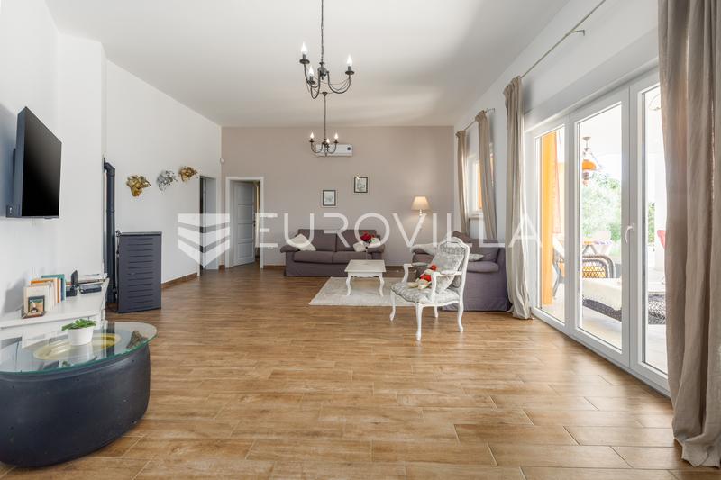 Svetvinčenat, Single-Storey Villa with a Pool, Sauna and Spacious Garden - 9