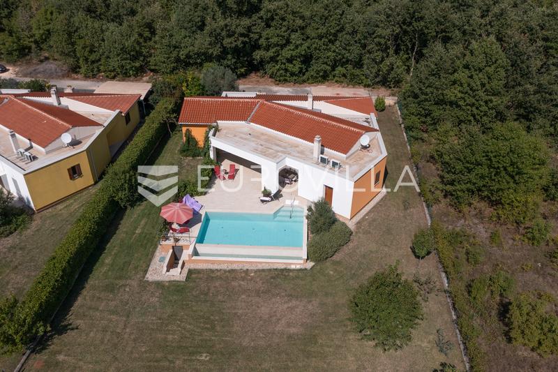 Svetvinčenat, Single-Storey Villa with a Pool, Sauna and Spacious Garden - 10