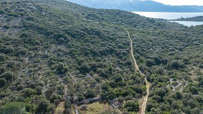 Pelješac, Nakovanj, poljoprivredno zemljište površine 3 719 m²
