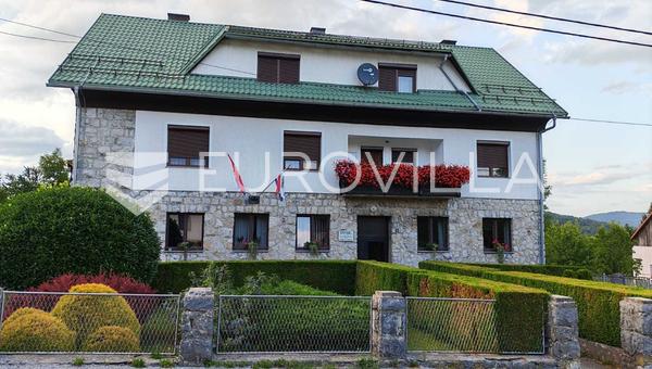 Vrbovsko - Gomirje, appartamento bilocale di 58,43 m² nel centro con posto auto