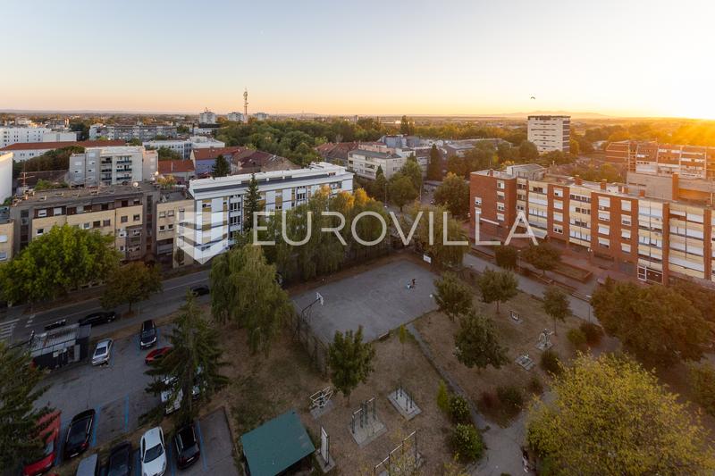 Exkluzív háromszobás lakás Szlavónbród központjában panorámás kilátással - 1