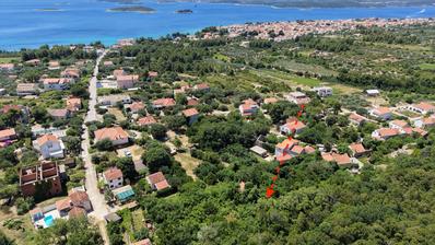 Peljesac, Orebic, byggetomt med tre steinhus