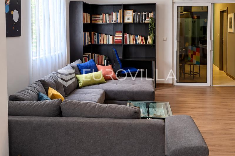 Viskovo, Sarsoni, fireværelses lejlighed, 107 m², første sal, altan - 2