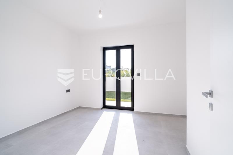 Zadar, Razanac, moderno apartamento de dos dormitorios con piscina privada y jardín, a 90 m del mar - 7