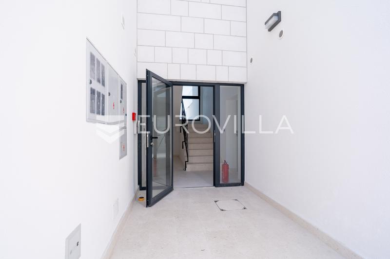 Zadar, Razanac, moderno apartamento de dos dormitorios con piscina privada y jardín, a 90 m del mar - 13