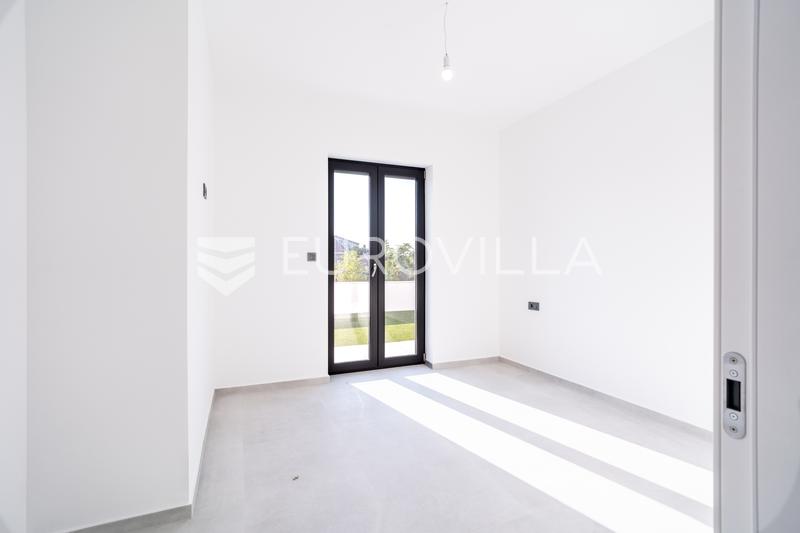 Zadar, Razanac, moderno apartamento de dos dormitorios con piscina privada y jardín, a 90 m del mar - 8