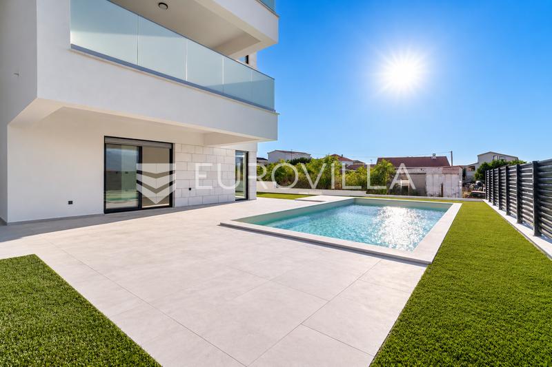 Zadar, Razanac, moderno apartamento de dos dormitorios con piscina privada y jardín, a 90 m del mar - 2