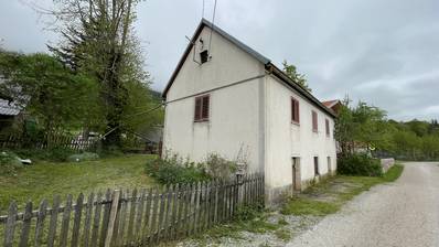 Senj, Vrzici, traditionelt hus på 70 m² med en grund på 3.280 m²