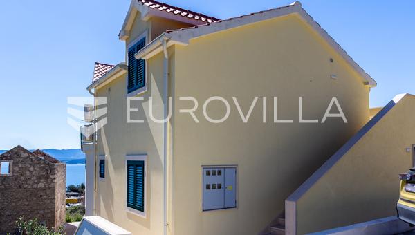 Brac, Bol, appartement d'une pièce dans un petit immeuble, 33 m²