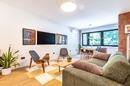 Zagreb, Jarun - a 200 metros - apartamento de dois quartos com 2 garagens e loggia - 2