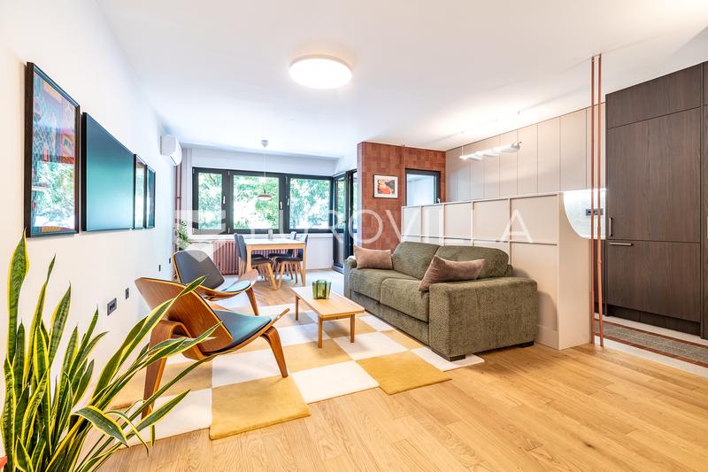 Zagreb, Jarun - a 200 metros - apartamento de dois quartos com 2 garagens e loggia - 1