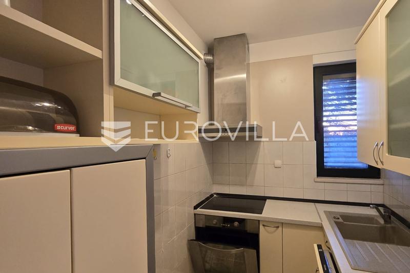 Zadar, Zaton, prekrasan jednosoban stan 150 m od mora, garaža