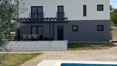 Istra, Pula, moderna samostojeća vila s pogledom u zelenilo, mirna oaza