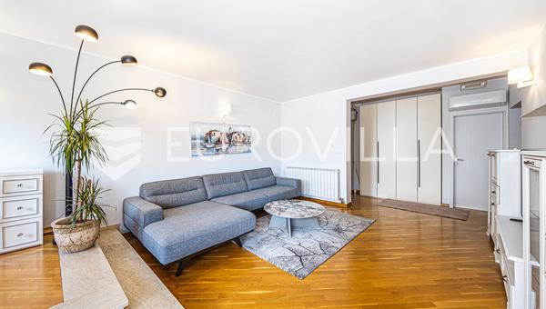 Zagreb, Mlinovi, hermoso apartamento de tres dormitorios, superficie neta de 95 m²