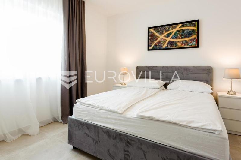 Trogir, casa bifamiliare recentemente ristrutturata vicino al centro - 13