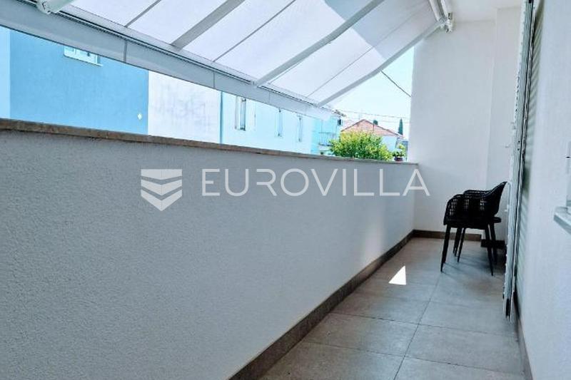 Trogir, casa bifamiliare recentemente ristrutturata vicino al centro - 16
