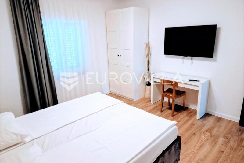 Trogir, casa bifamiliare recentemente ristrutturata vicino al centro - 19