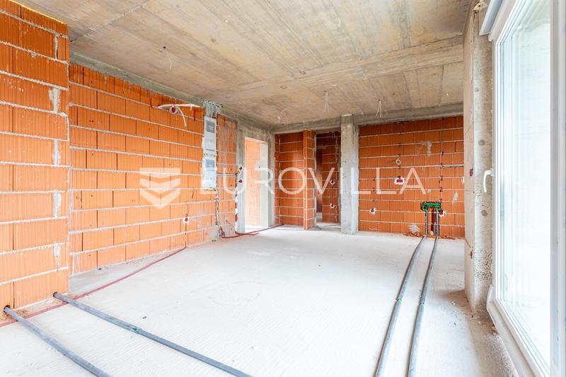 Kaštel Lukšić, třípokojový penthouse se střešní terasou a dvěma parkovacími místy - 22