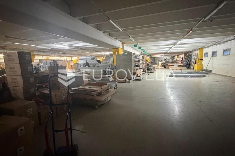Zagreb, Zitnjak, kantoor- en magazijngebouw 9.540 m² op een perceel van 9.600 m² - 5