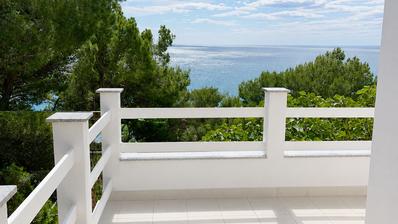 Cres, Martinščica, samostojna hiša, 148 m², dva apartmaja, le 150 m od morja
