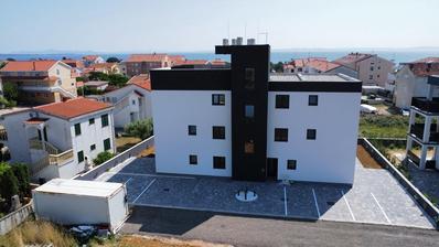 Zadar, Privlaka, luksuzno opremljen penthouse 165,88 m² s pogledom na more