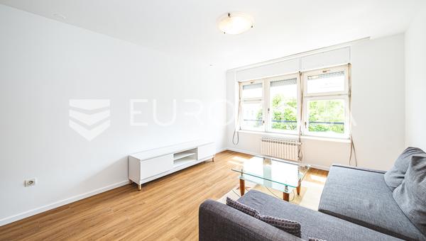 Zagreb Centar, Vlaška, komforan trosoban stan 72 m² s garažnim parkirnim mjestom