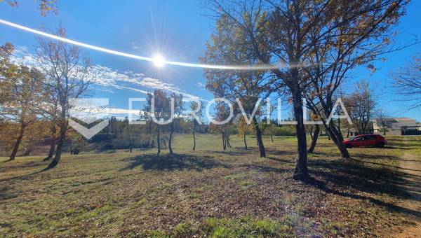 Poreč, surroundings - nice building plot NKP 764 m2 + 451 m2 agriculturally regular shape